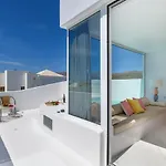 Aquablanca Pool Deluxe En Appartamento